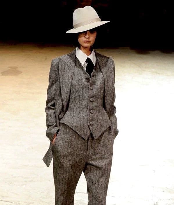 Emery, detective telepata. thumbnail