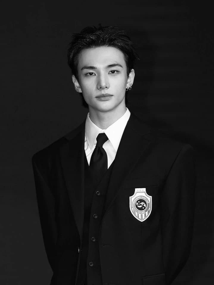 Hwang Hyunjin thumbnail
