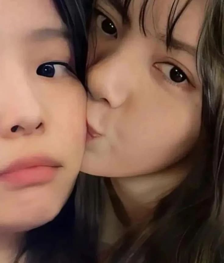 Lisa y Jennie thumbnail