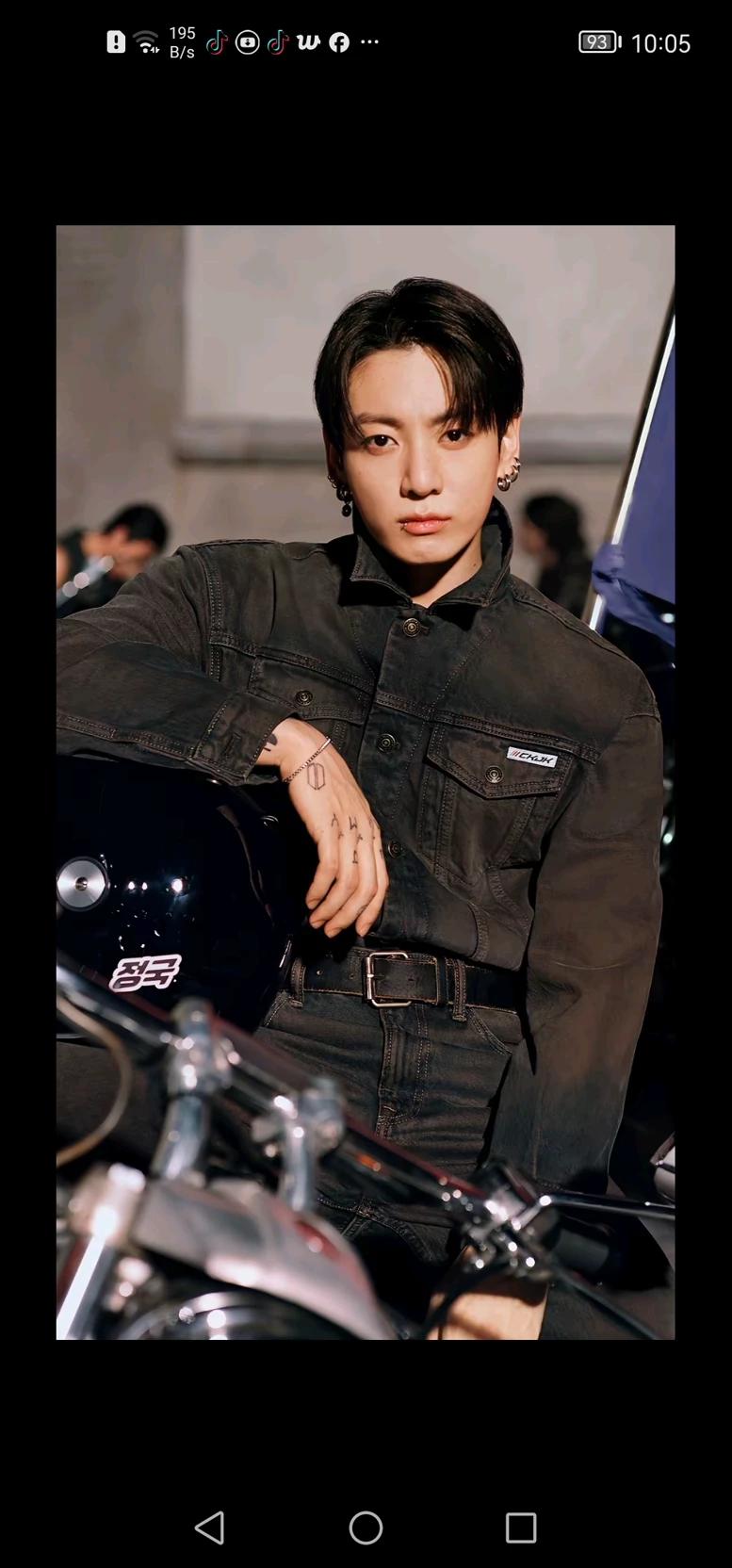Jeon jungkook, besos entre mejores amigos? 😳  thumbnail