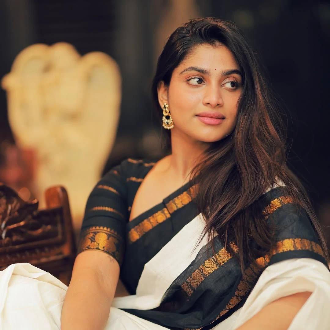 Shivani Narayanan thumbnail