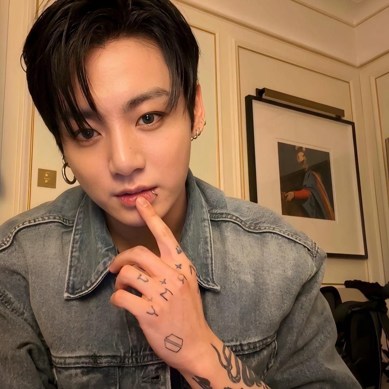 Jungkook 🫦 thumbnail