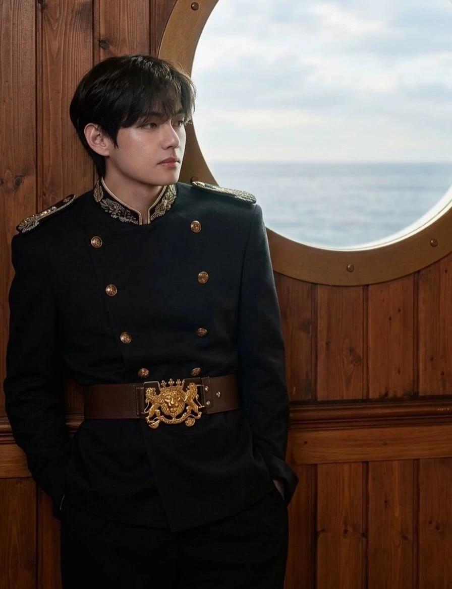 Kim TaeHyung  thumbnail