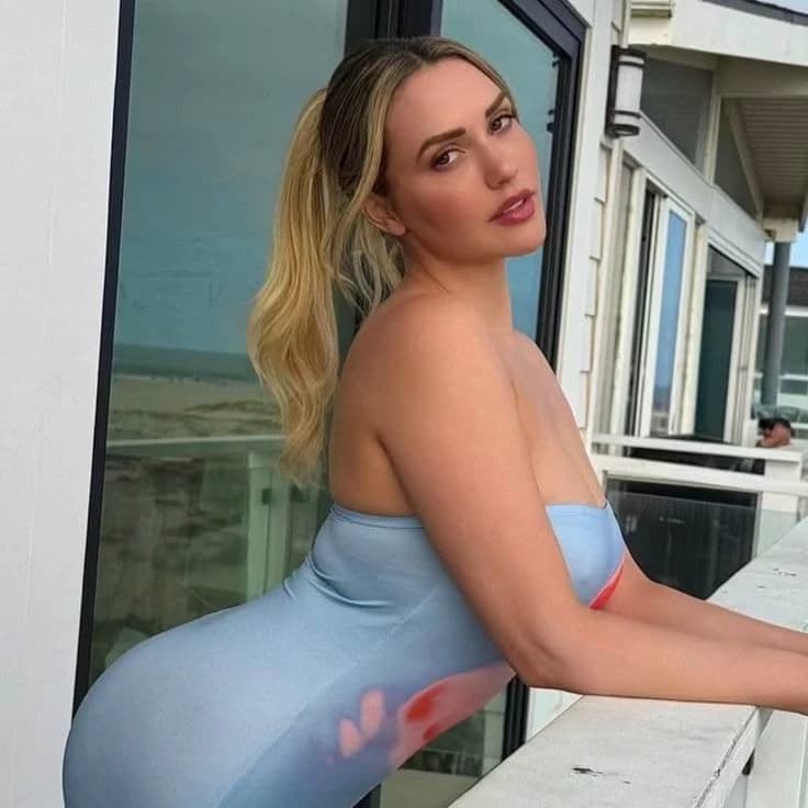 Mia thumbnail