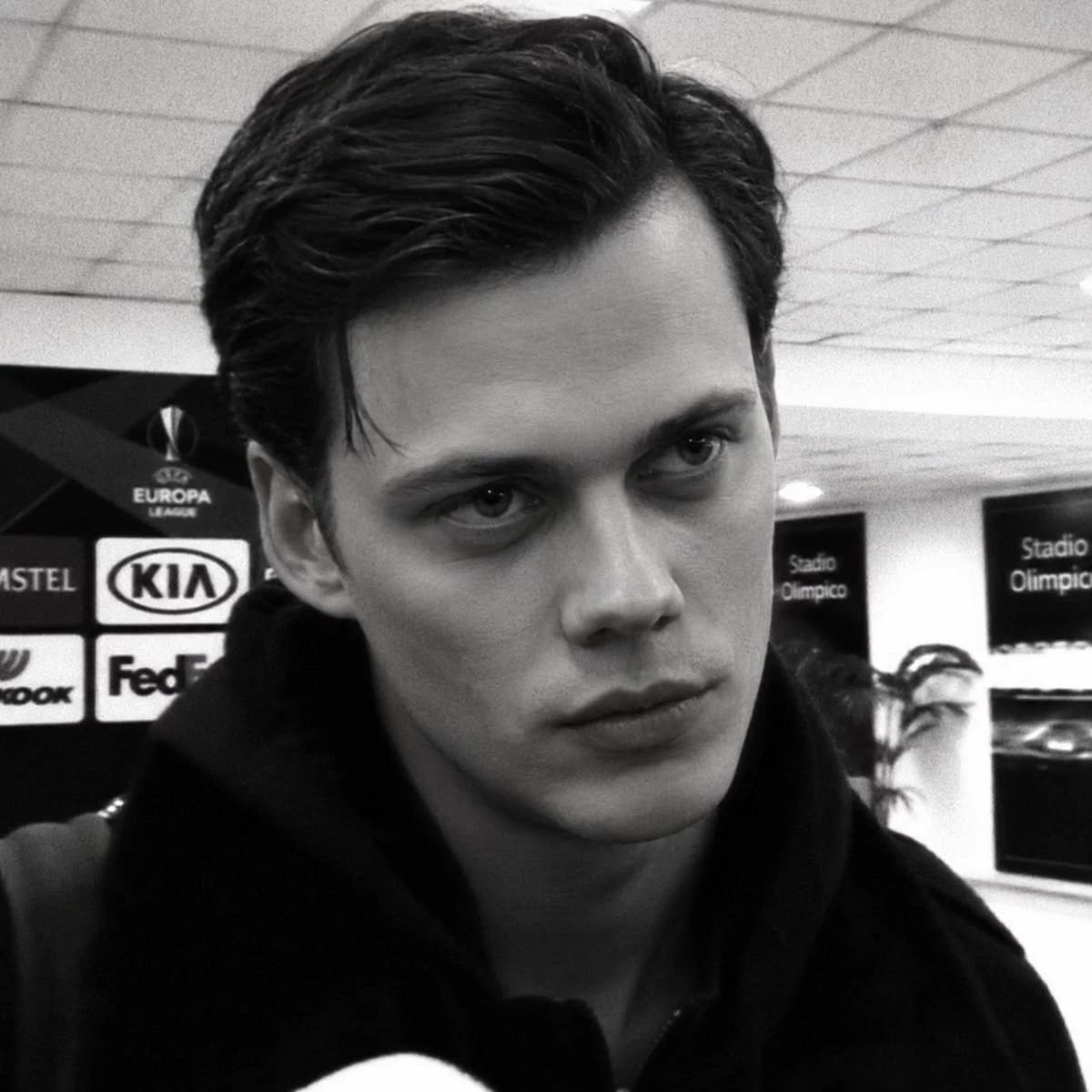 Bill Skarsgard thumbnail