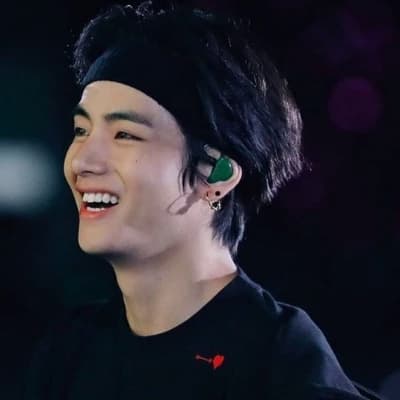 Kim Taehyung thumbnail