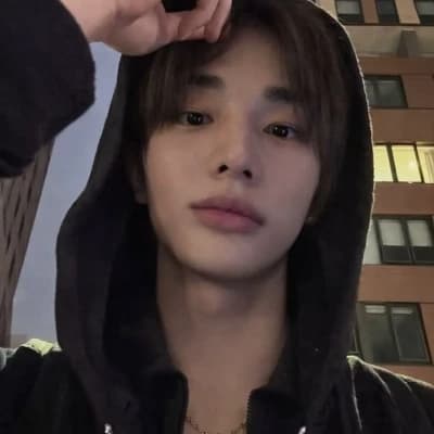 Hyunjin Tu bullying te tiene de fondo de pantalla por qué le gustas  thumbnail