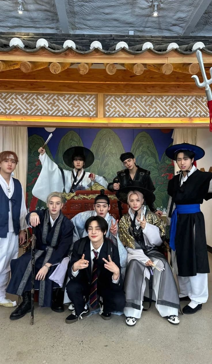 Stray Kids thumbnail