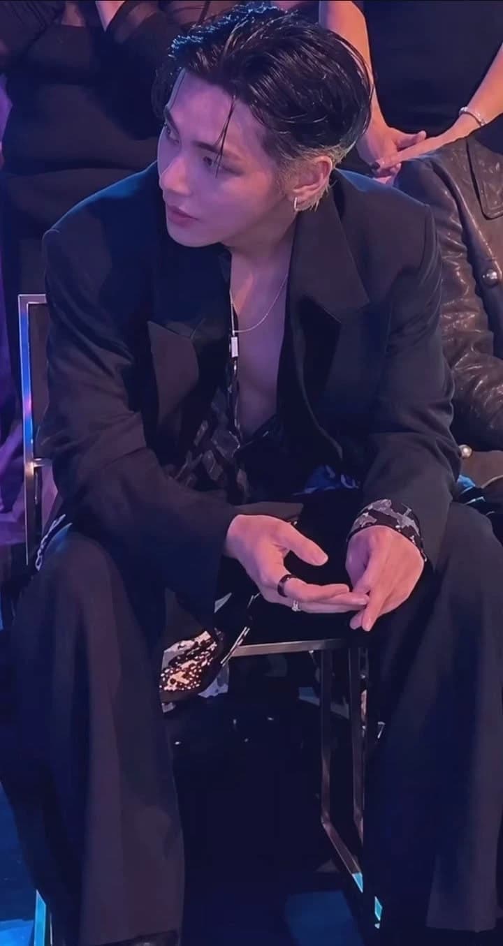 Kim Taehyung  thumbnail