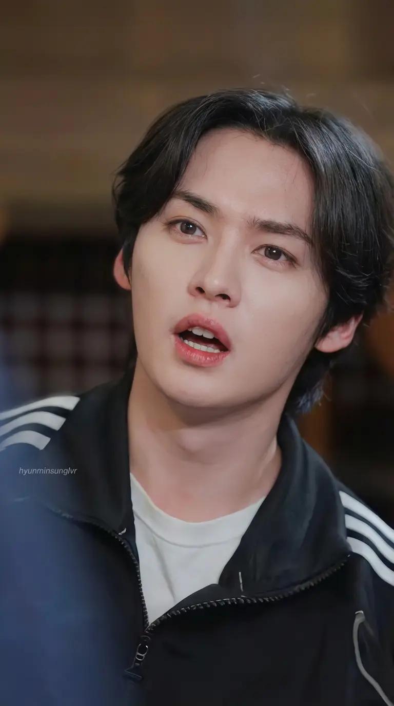 Lee Know thumbnail