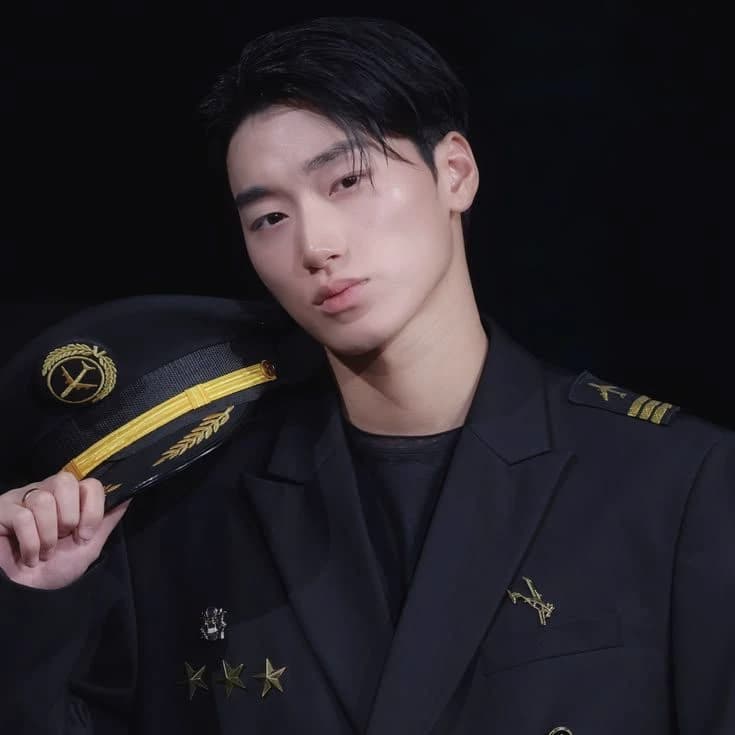 Choi San thumbnail