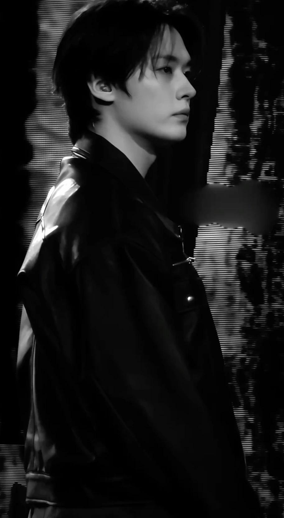 Lee know thumbnail