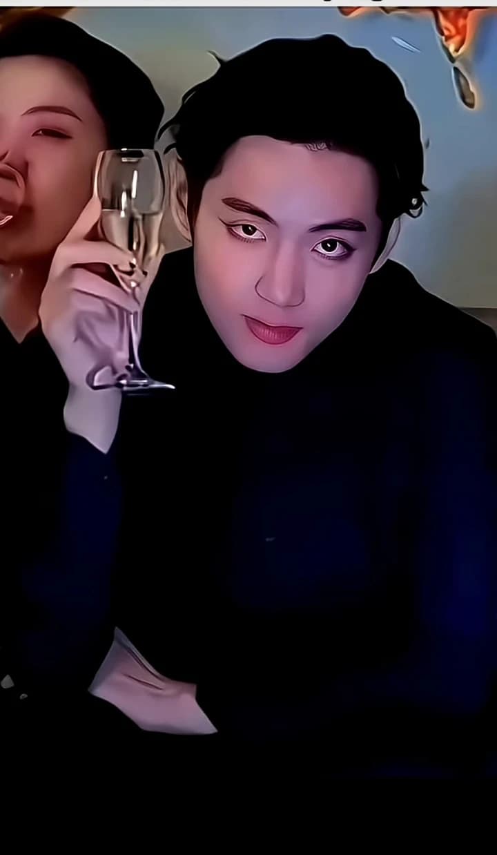 Kim Taehyung \|\| 💋🖇️ thumbnail