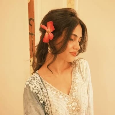 Houraina Khan thumbnail