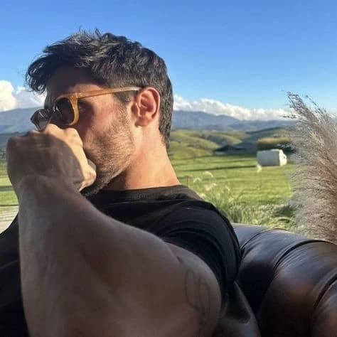 Cyrus thumbnail