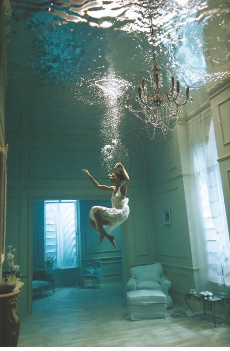 Girl underwater wife and room underwater  thumbnail