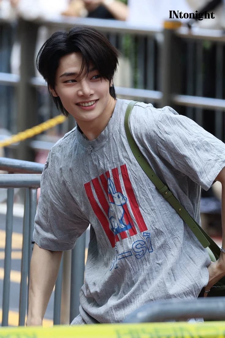 Jeongin thumbnail