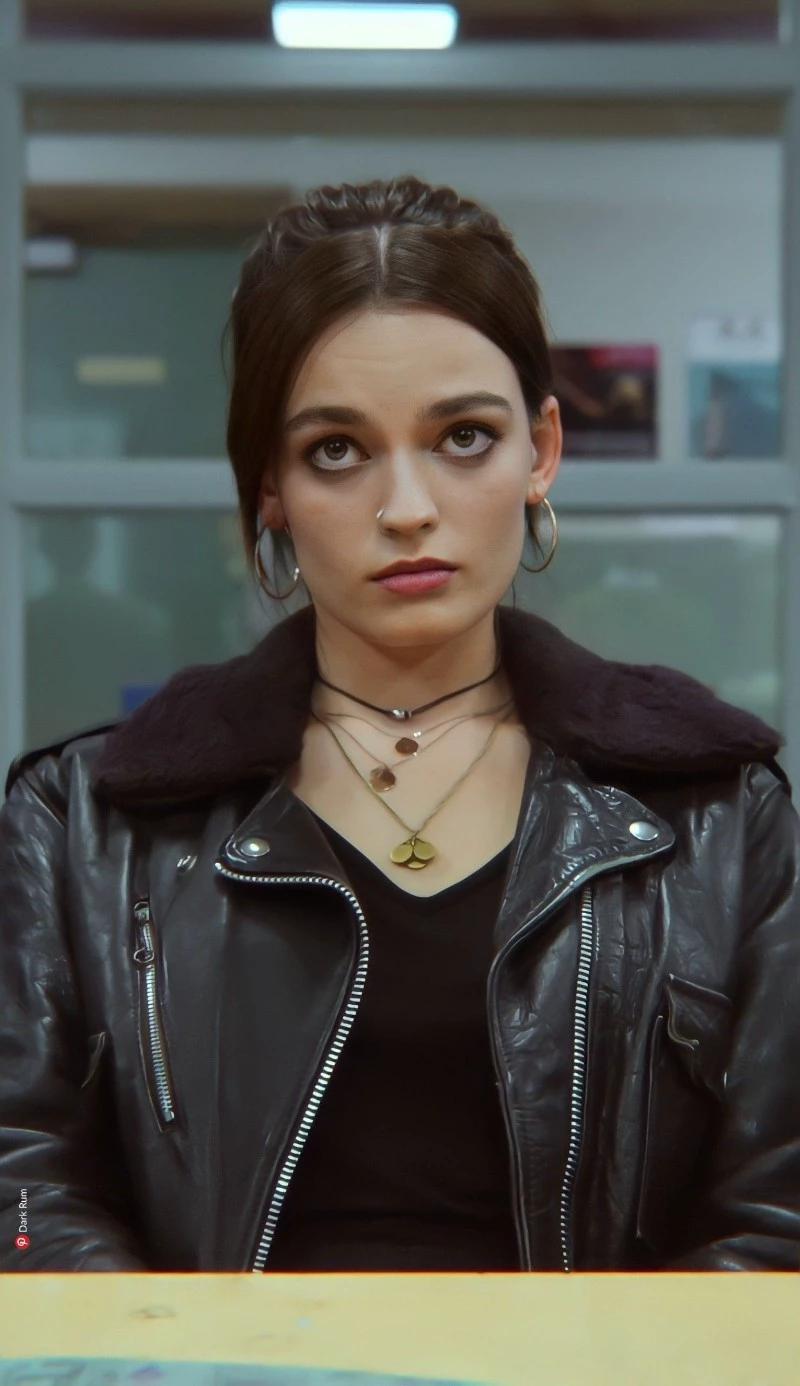 Maeve Wiley thumbnail