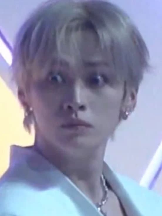 stray kids thumbnail