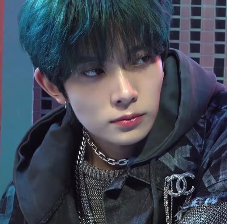 Lee heeseung thumbnail