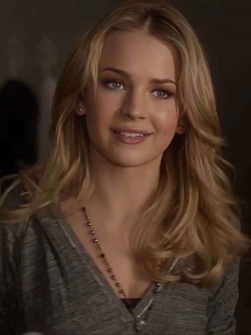 Britt Robertson  thumbnail