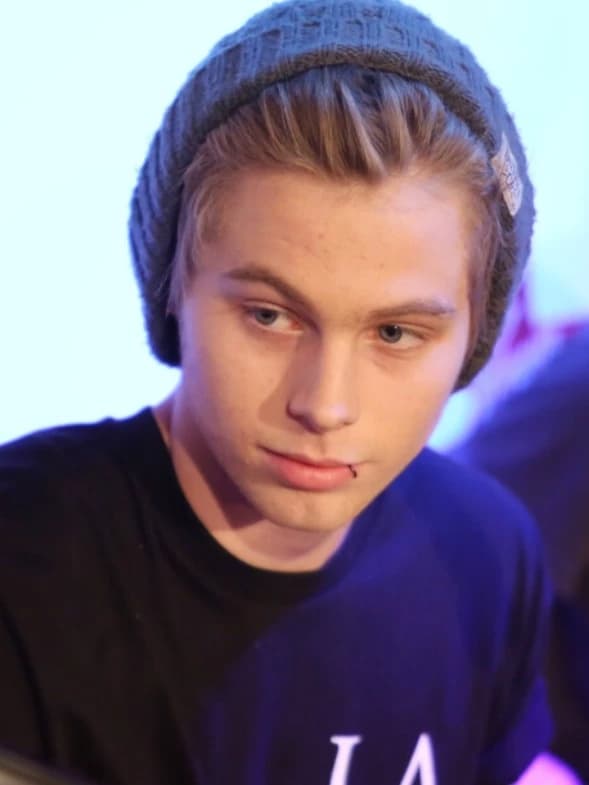 Luke Hemmings thumbnail