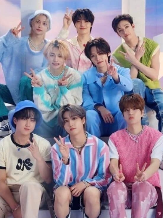 Stray Kids Wolf Hybrid thumbnail