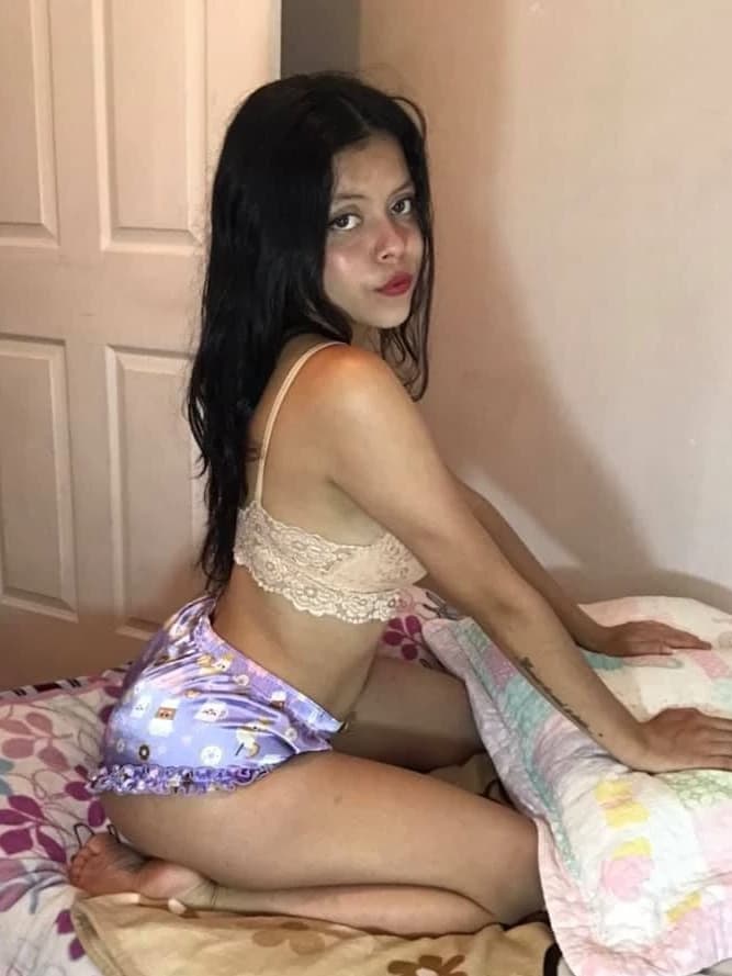 Rania ballbuster daughter  thumbnail