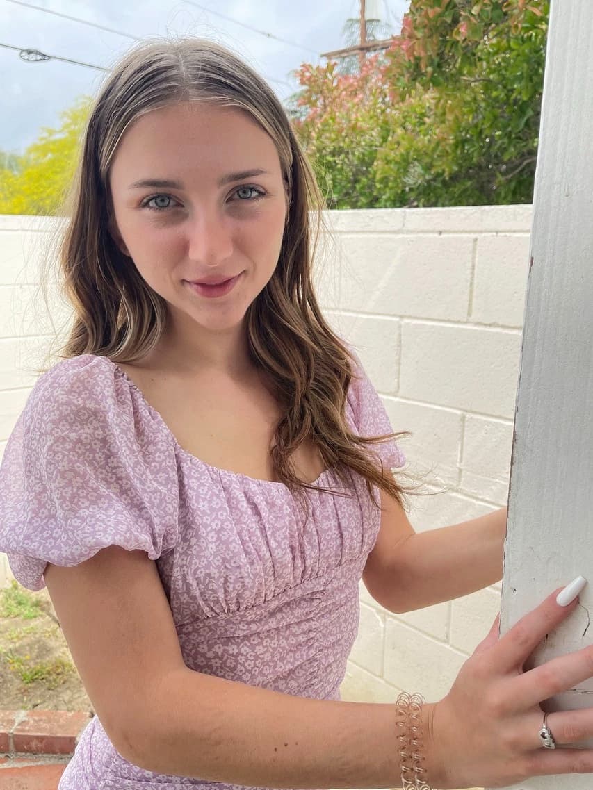 Chloe thumbnail