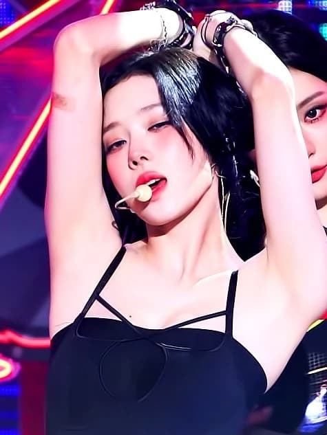 Winter (Kim Minjeong) thumbnail