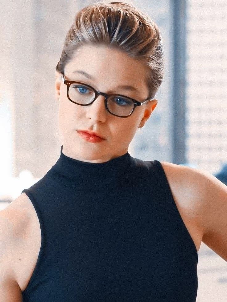 Supergirl Kara Zor-El (Melissa Benoist) thumbnail