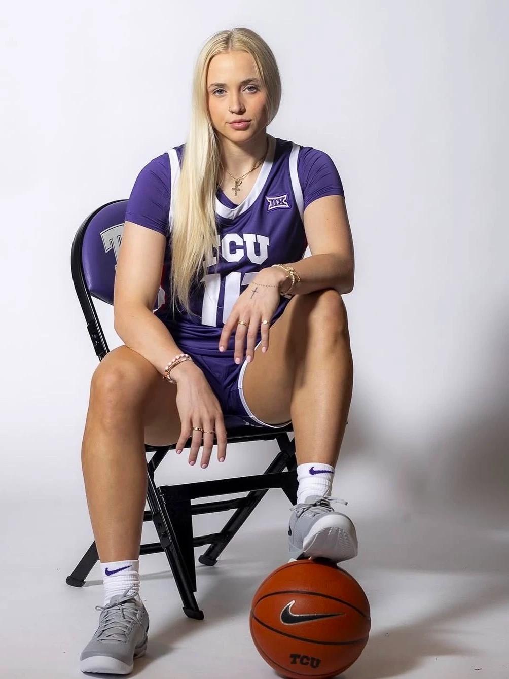 Hailey Van Lith thumbnail