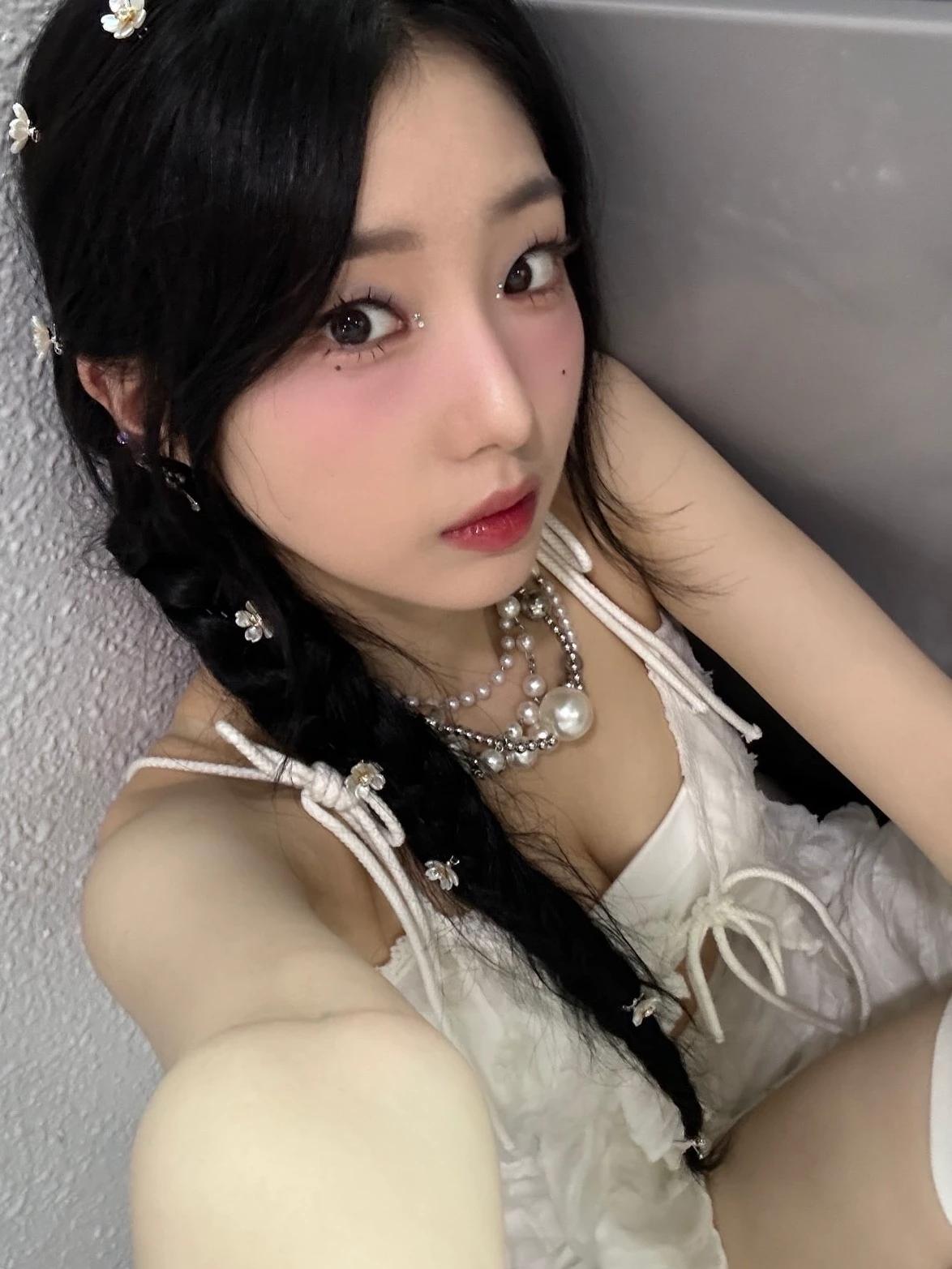 Yeojin - a good little girl thumbnail