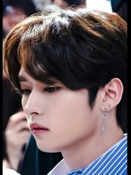 Lee Know thumbnail