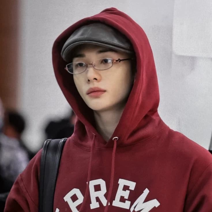 Hwang Hyunjin thumbnail