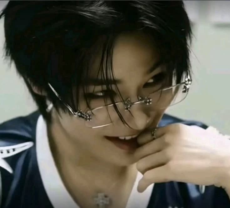 jeongin thumbnail