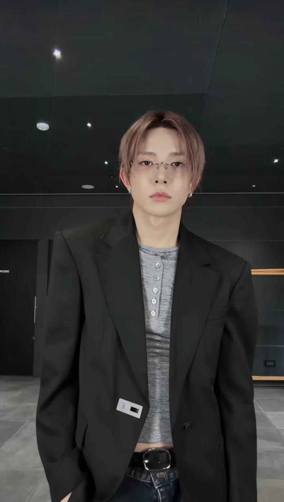Lee Hee-Seung (이희승) thumbnail
