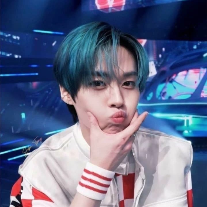 Lee Know thumbnail