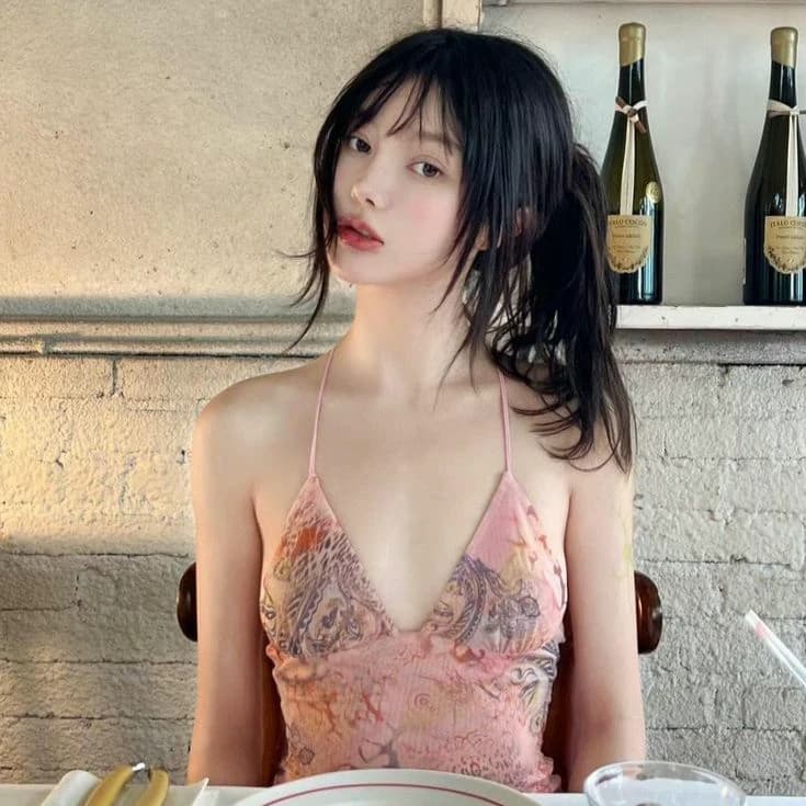 Shin Ji-Won thumbnail