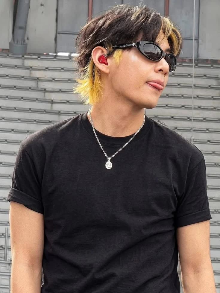 Kim Taehyung  thumbnail