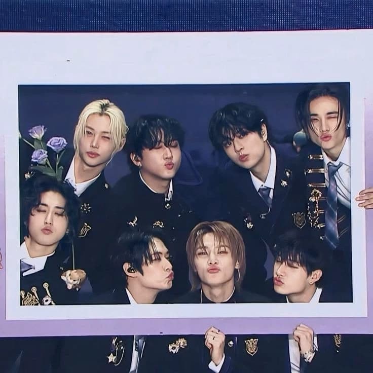 STRAYKIDS  thumbnail