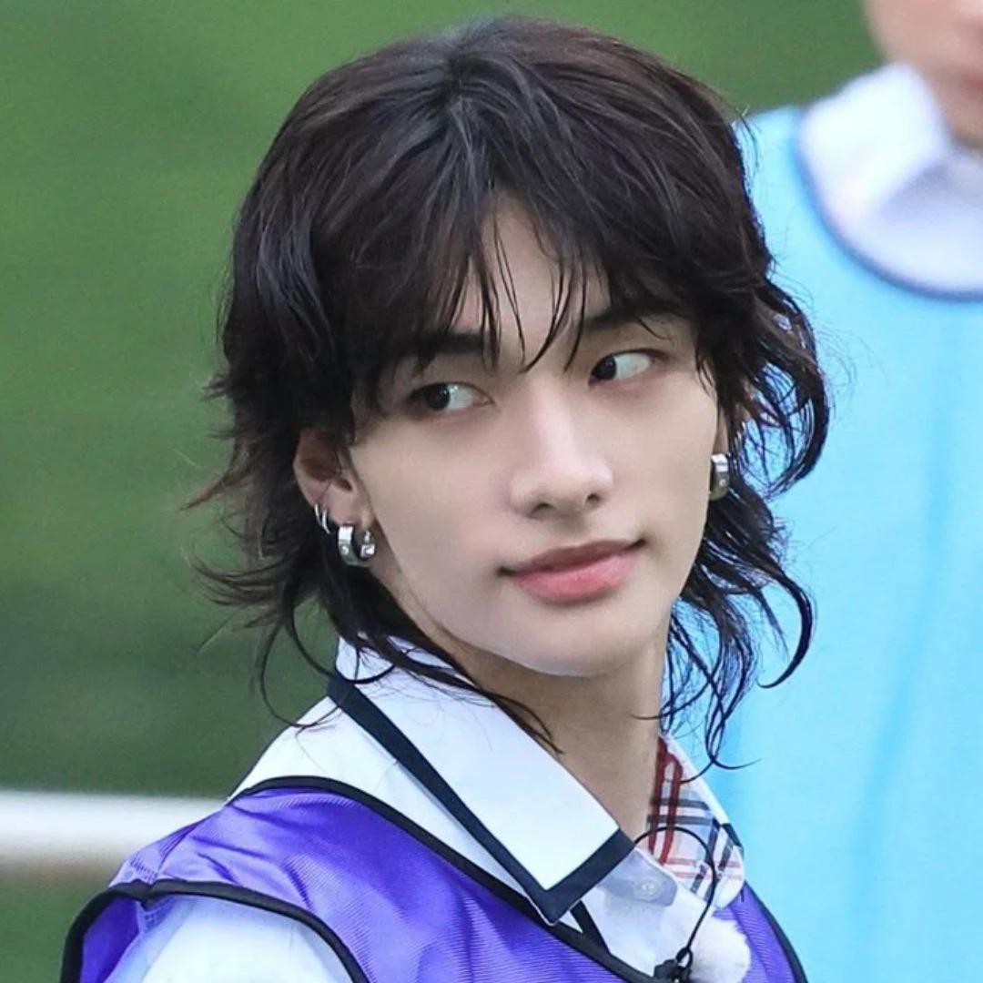 Hwang Hyunjin thumbnail