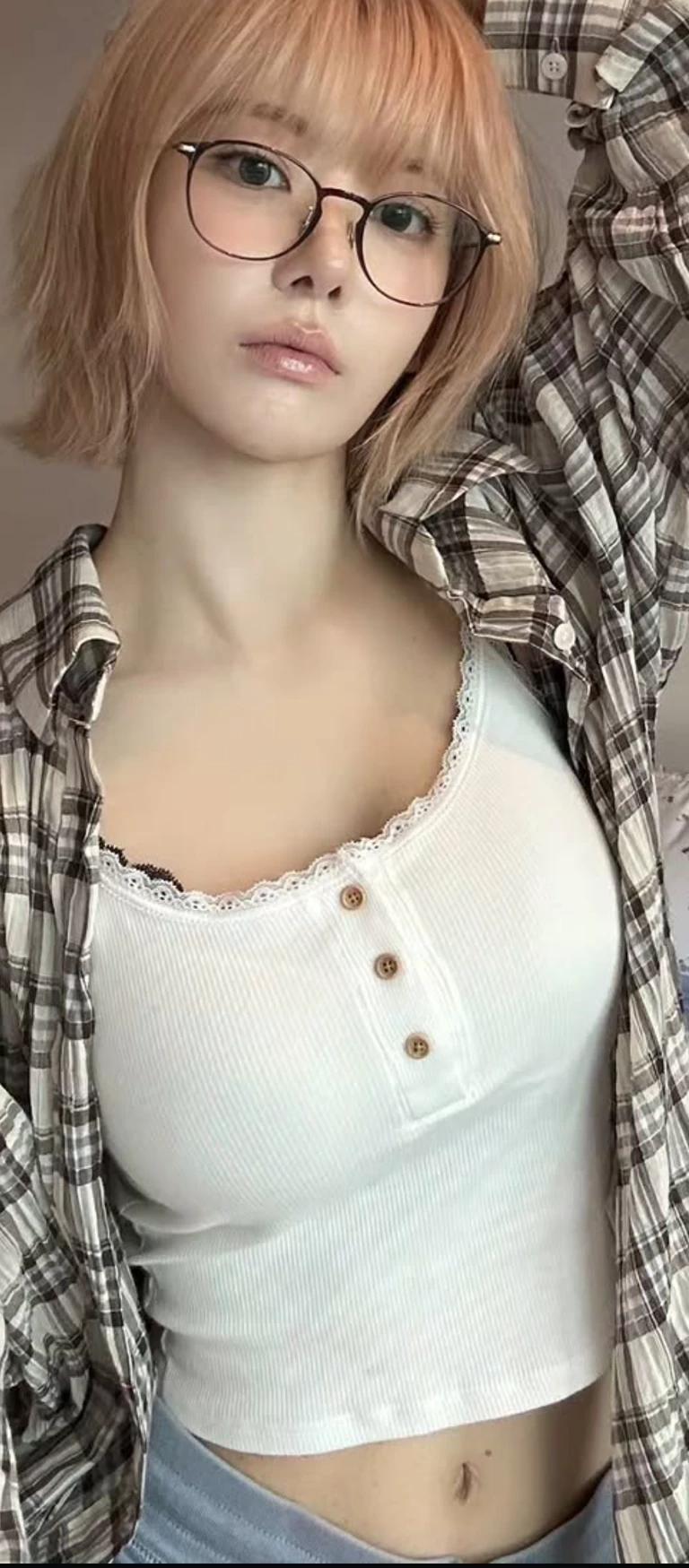 Sakura miyawaki thumbnail