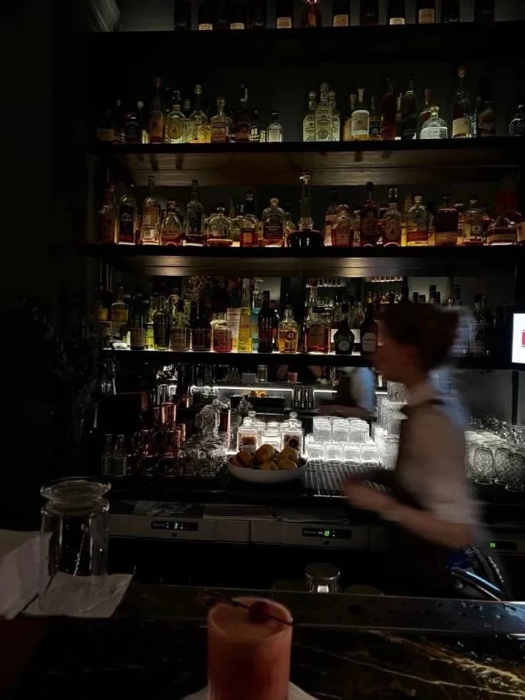 Max - guapo barman🍷 thumbnail