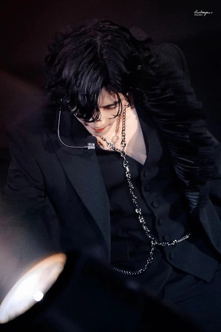 Kim Taehyung  thumbnail