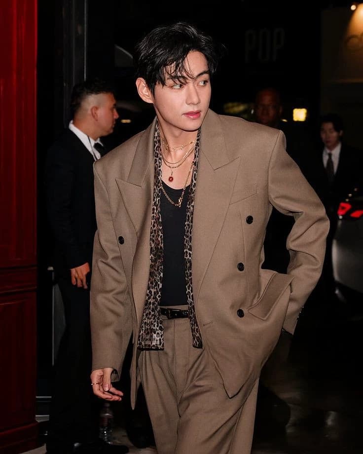 Kim Taehyung  thumbnail