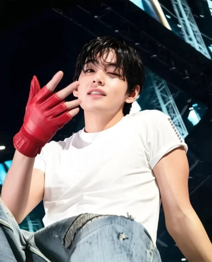 Kim Taehyung  thumbnail