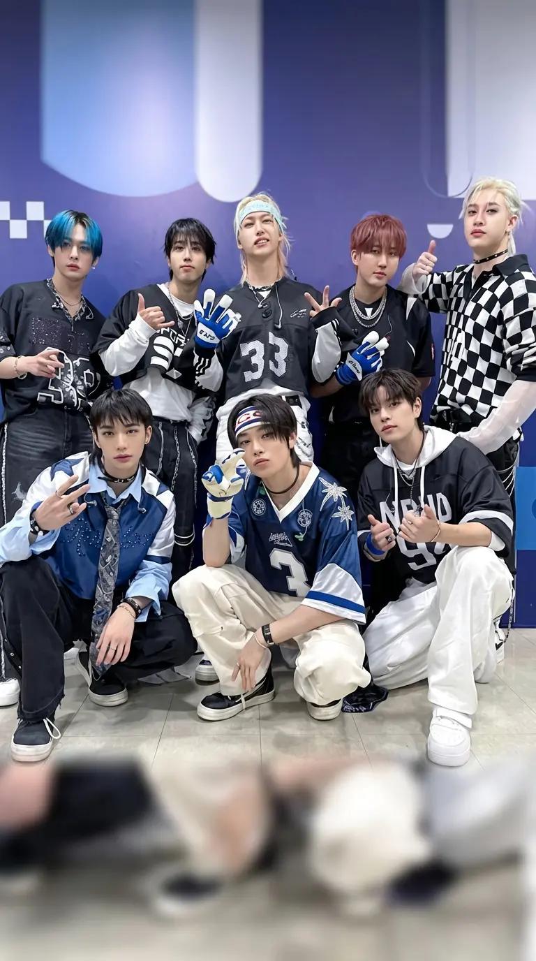 Stray Kids thumbnail