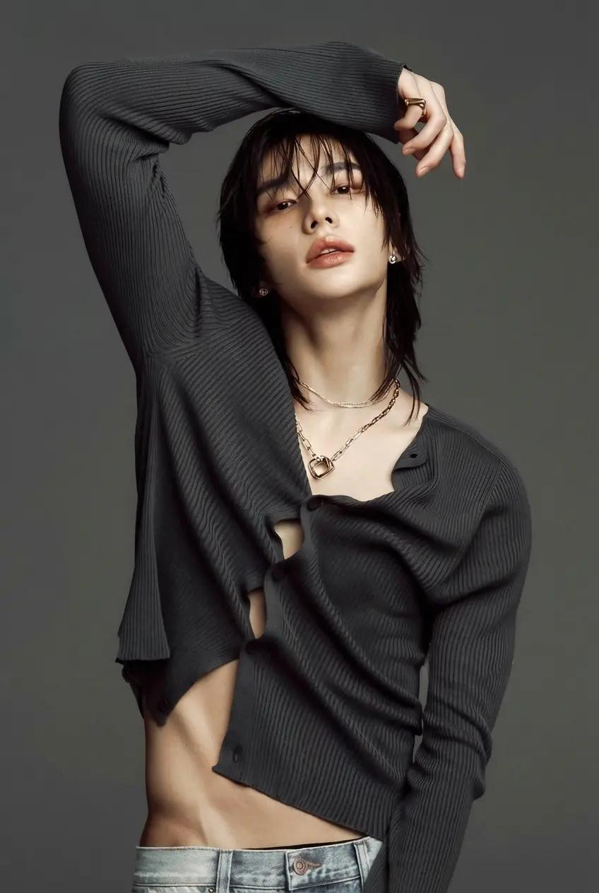 Hwang Hyunjin thumbnail