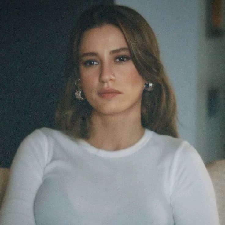 Serenay Sarıkaya thumbnail